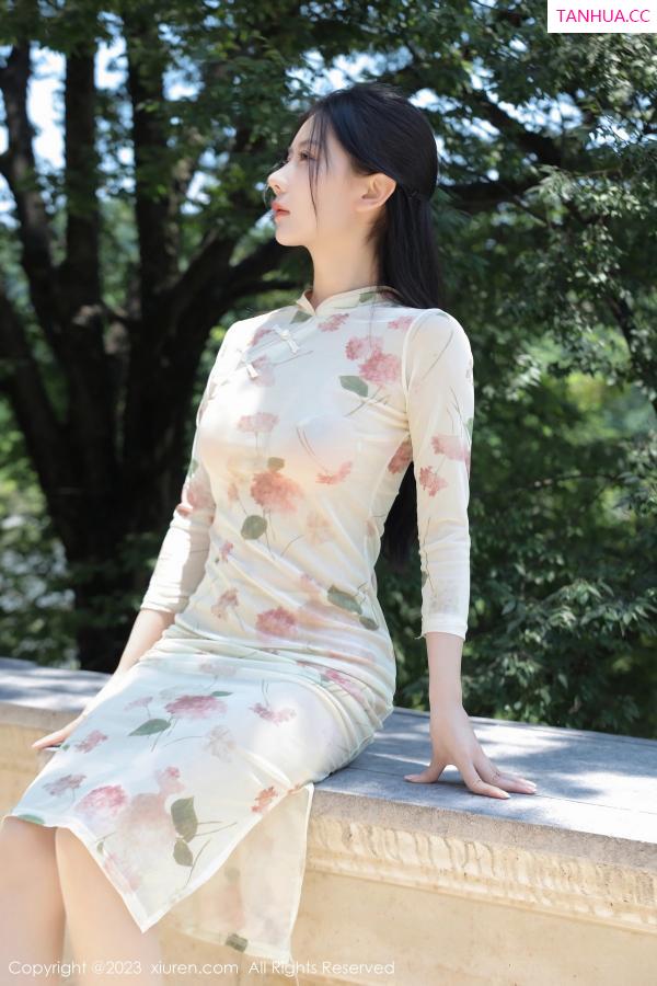 [XiuRen]高清写真图 2023.08.01 No.7168 尹甜甜 旗袍美腿